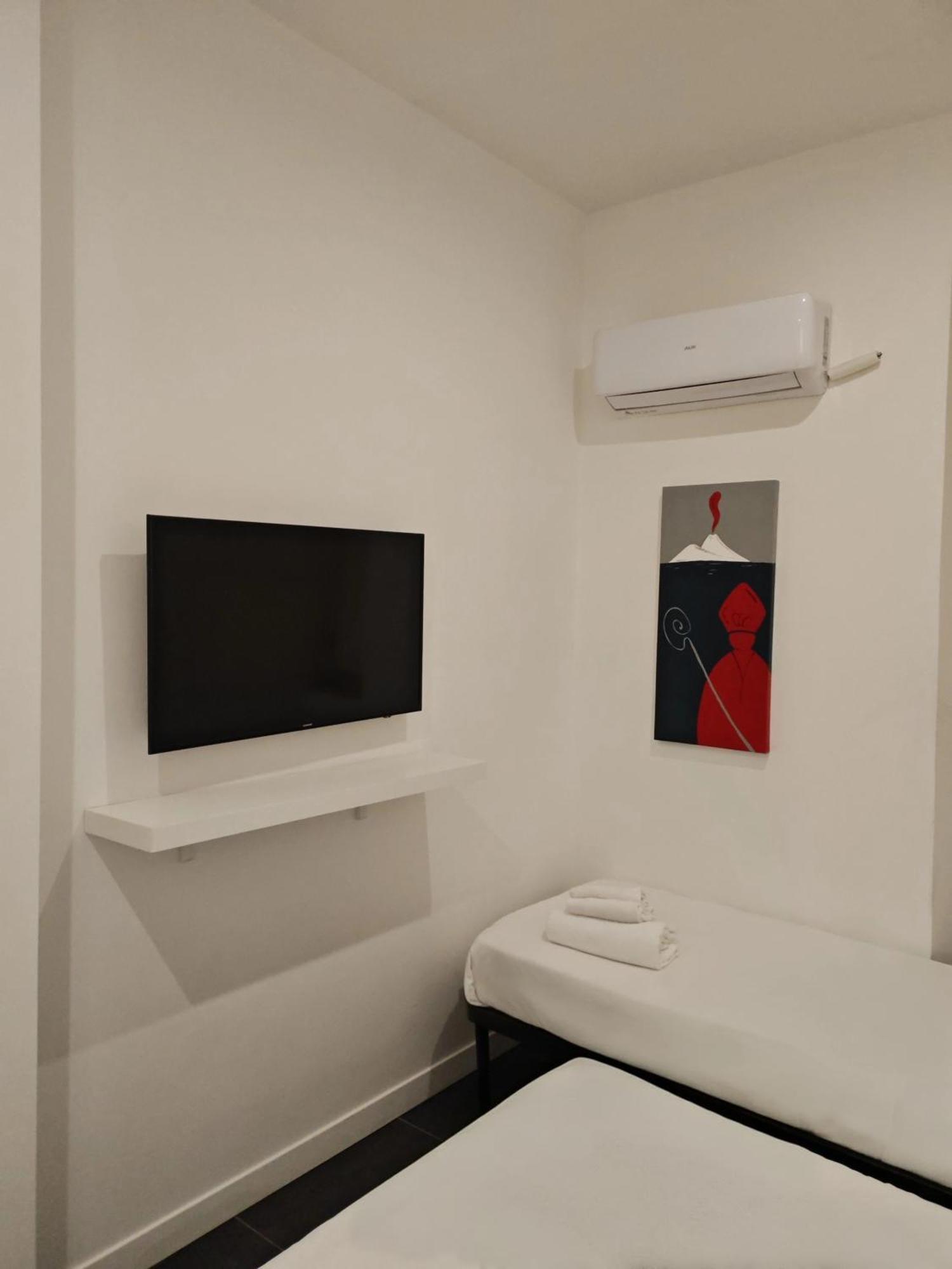 Art Street Hotel نابولي الغرفة الصورة