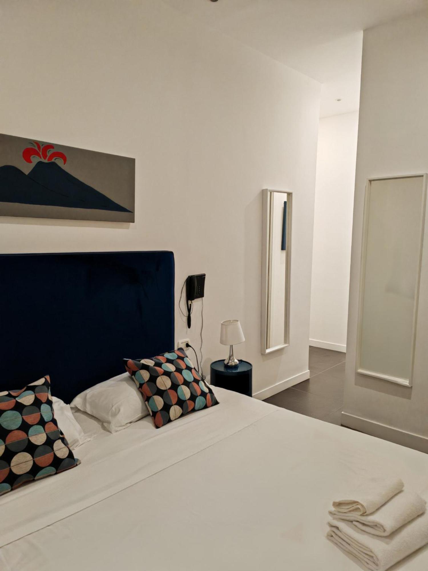 Art Street Hotel نابولي الغرفة الصورة